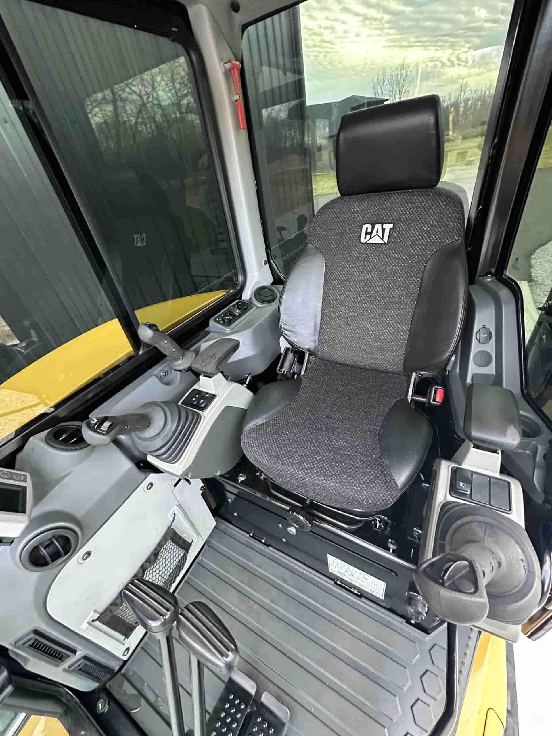 2019 CAT 305.5E2 Only 589Hrs
